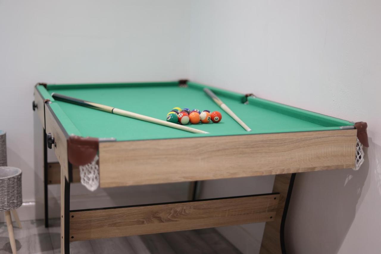 5 Bed Town House Within City Centre And Sleeps Up To 11 With Sky And Netflix Birmingham Bagian luar foto