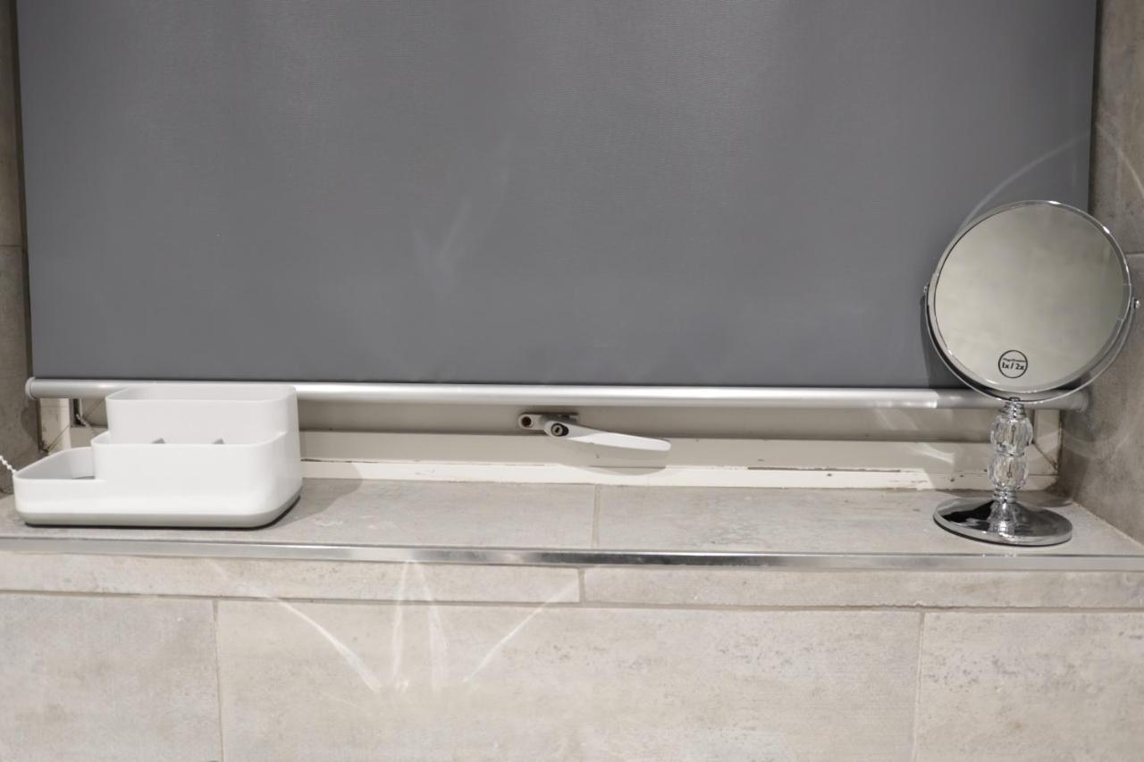 5 Bed Town House Within City Centre And Sleeps Up To 11 With Sky And Netflix Birmingham Bagian luar foto