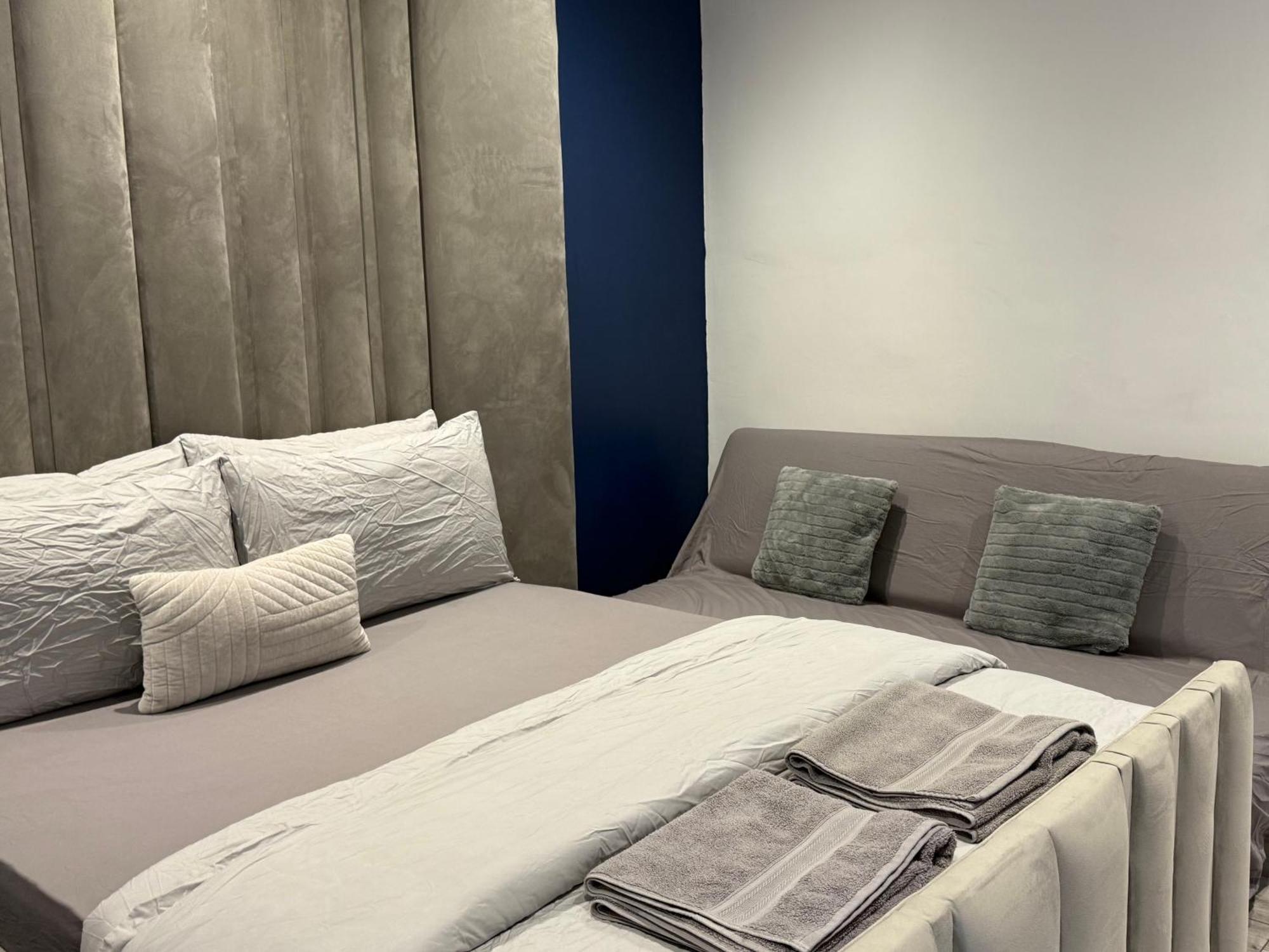 5 Bed Town House Within City Centre And Sleeps Up To 11 With Sky And Netflix Birmingham Bagian luar foto