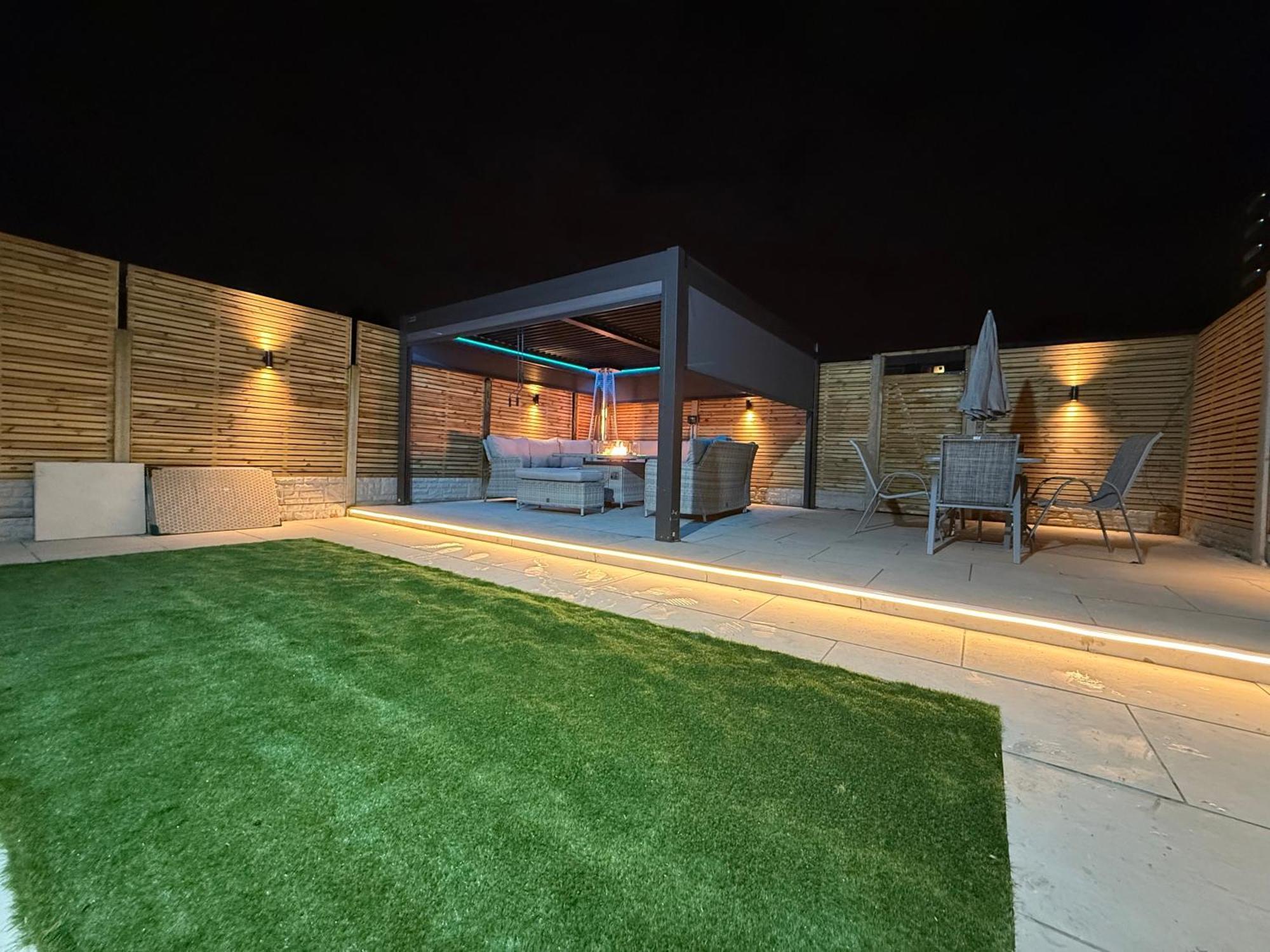 5 Bed Town House Within City Centre And Sleeps Up To 11 With Sky And Netflix Birmingham Bagian luar foto